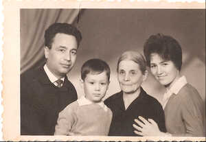 Asteris Kutulas Familie, family